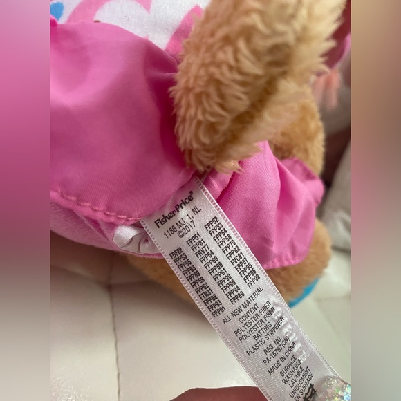 Fisher-Price Baby/Toddler Girl Pink Plush Interactive Learning Music Toy - Picture 3 of 3